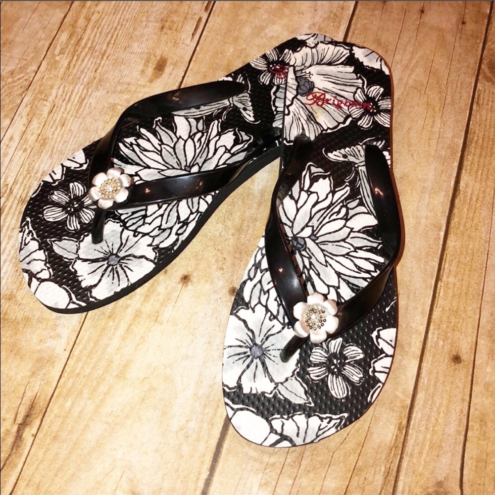 Brighton Black White floral flip flops sz L 9-10